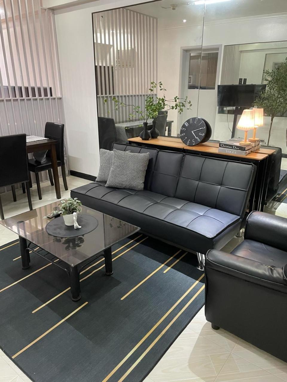 Cozy 2-Bedroom At South Of Market Soma Bgc Near Sm Aura, Market! Market! & Bonifacio High Street Taguig Exterior photo