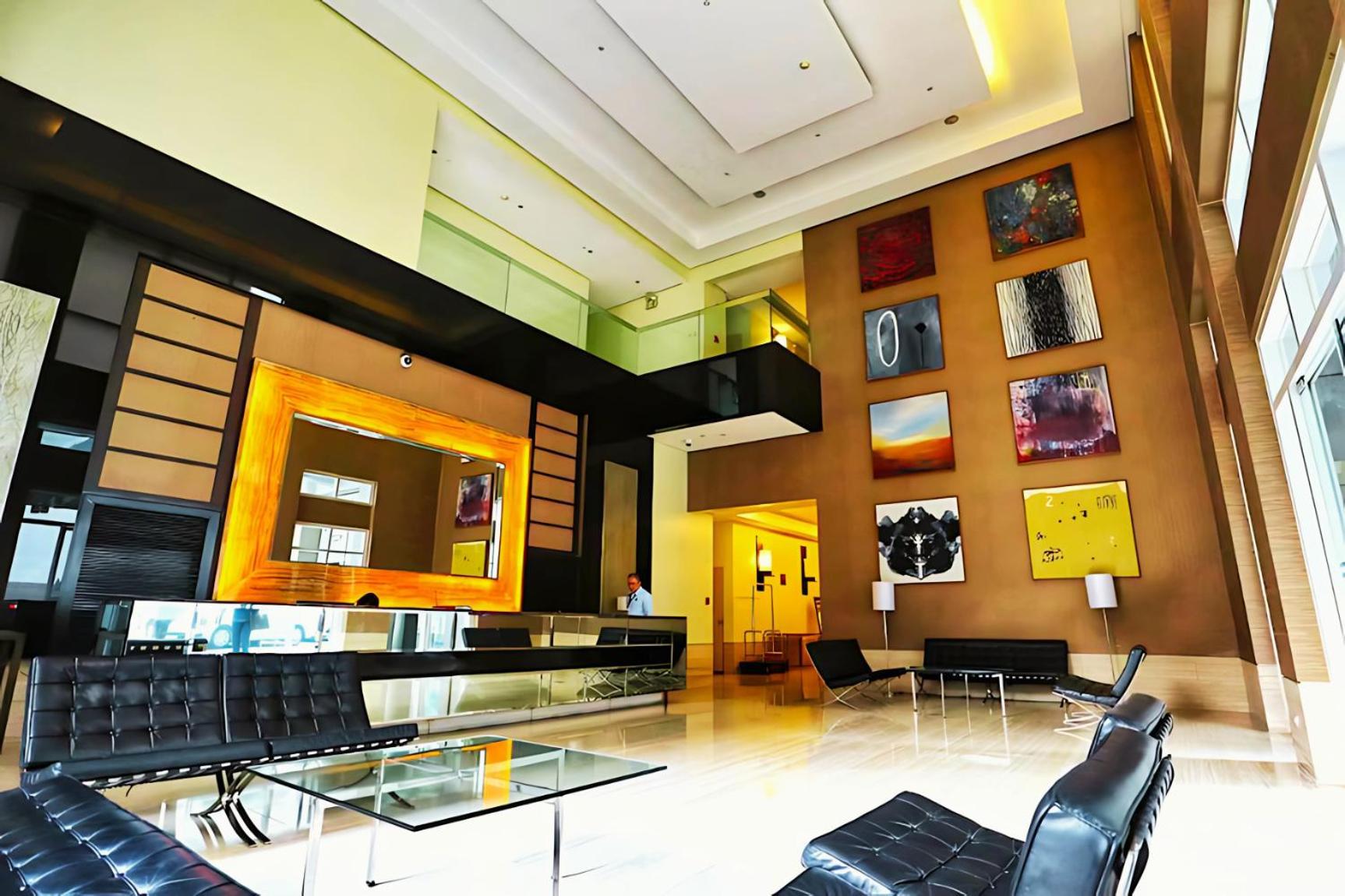 Cozy 2-Bedroom At South Of Market Soma Bgc Near Sm Aura, Market! Market! & Bonifacio High Street Taguig Exterior photo