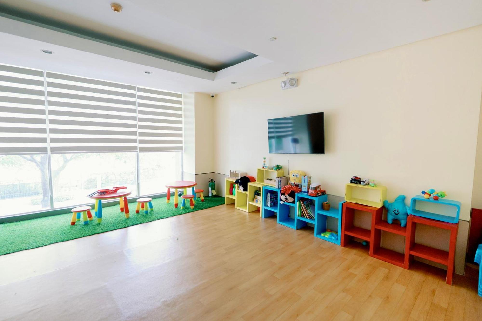 Cozy 2-Bedroom At South Of Market Soma Bgc Near Sm Aura, Market! Market! & Bonifacio High Street Taguig Exterior photo