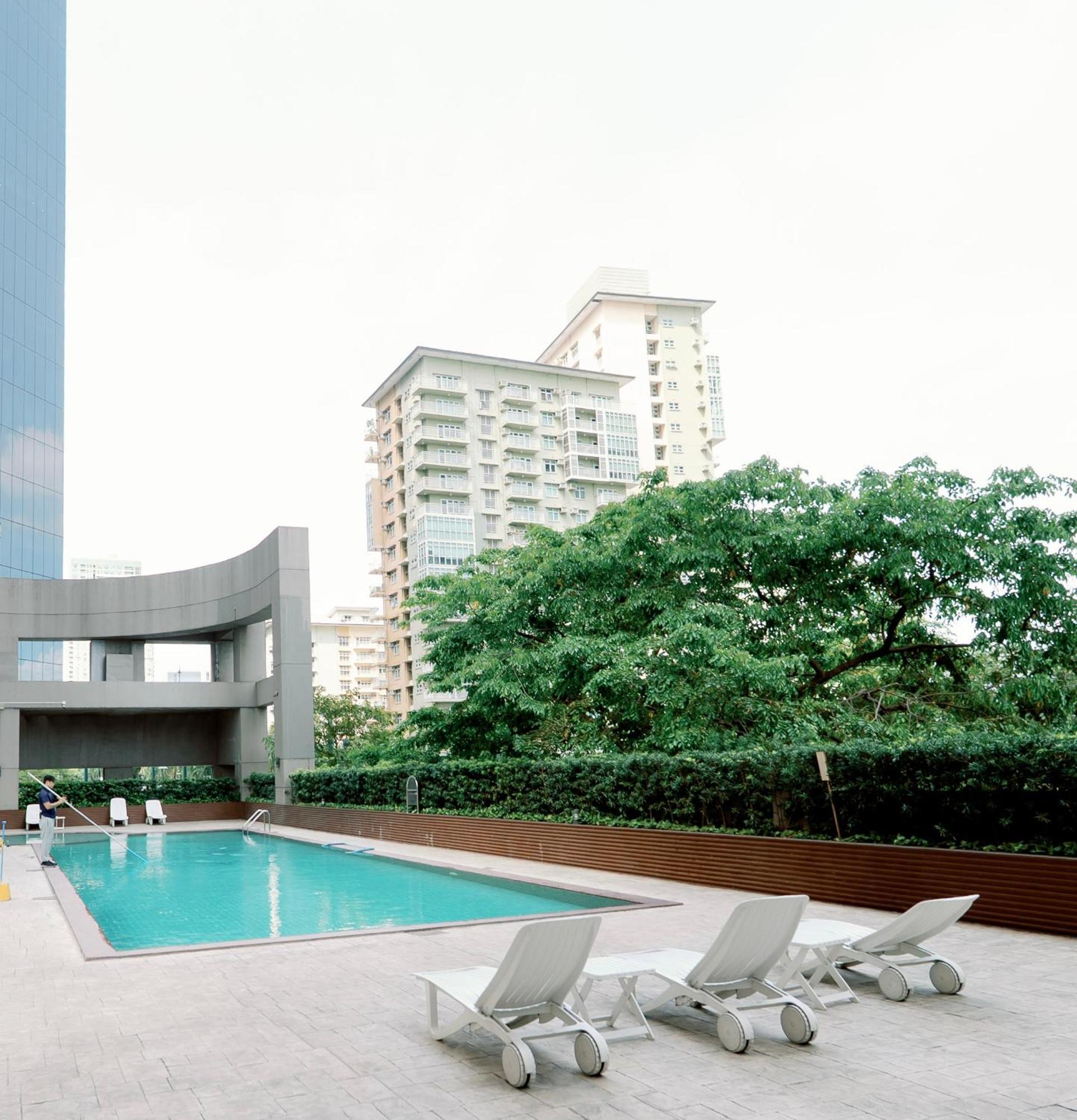 Cozy 2-Bedroom At South Of Market Soma Bgc Near Sm Aura, Market! Market! & Bonifacio High Street Taguig Exterior photo