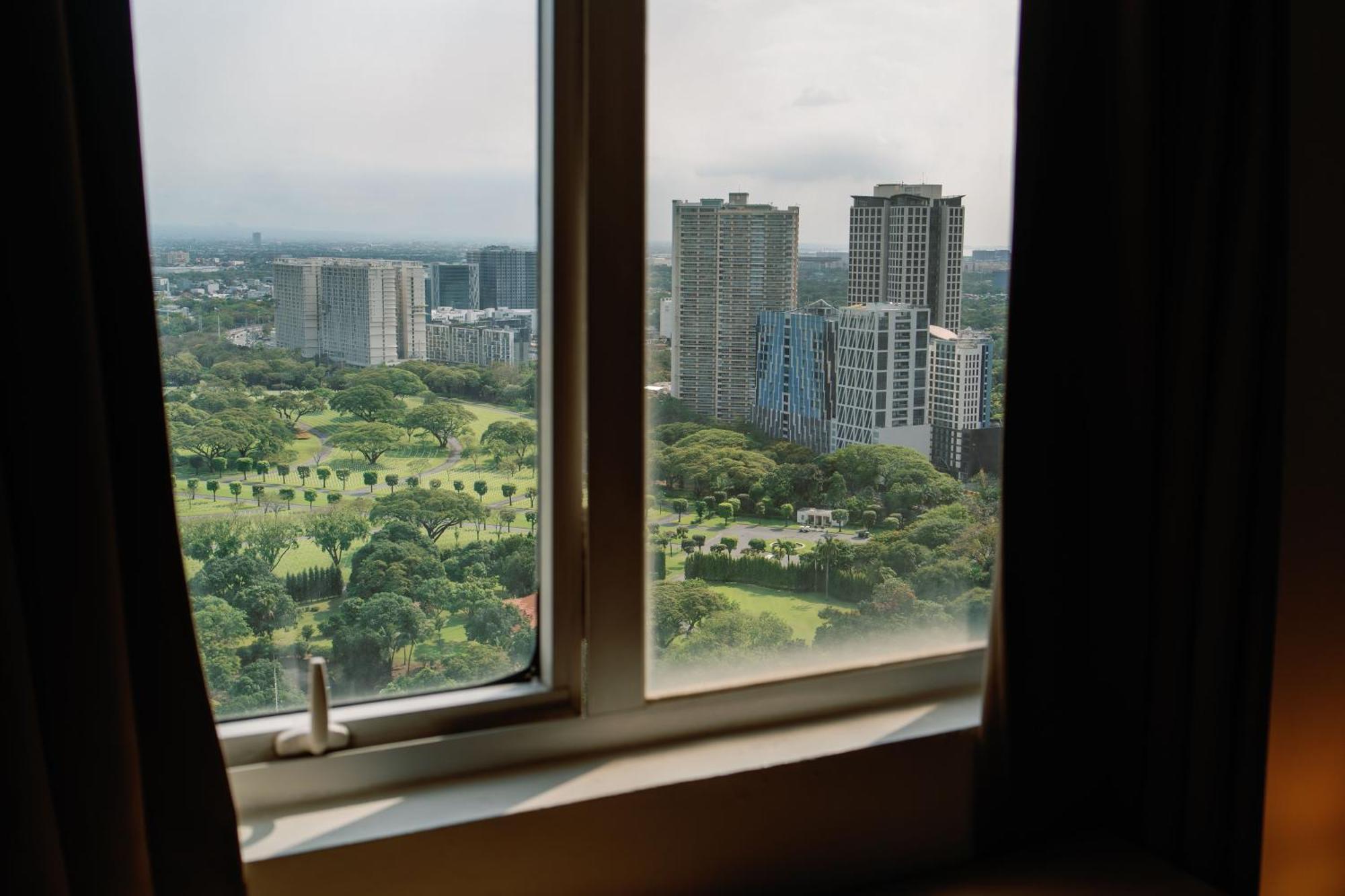 Cozy 2-Bedroom At South Of Market Soma Bgc Near Sm Aura, Market! Market! & Bonifacio High Street Taguig Exterior photo
